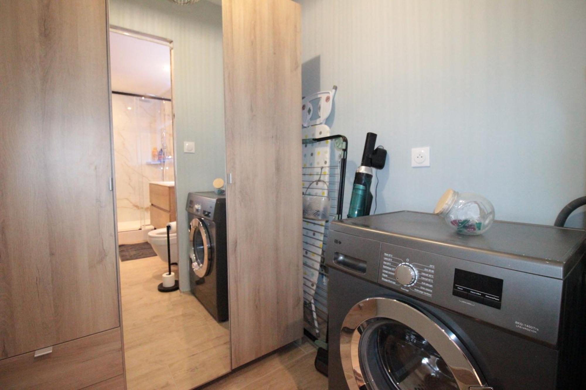 Luxury Studio, Rez De Chaussee, Parking Prive Video Surveillance, Canape Haute Qualite Convertible Couchage 2 Personnes, Centre Ville Proche, Restaurant, Boulangerie 2 Minutes A Pied, Terrasse - 800Metre Carre De Terrain - Gere Par Presta-Zen'Service Verdun-sur-Meuse Exterior foto